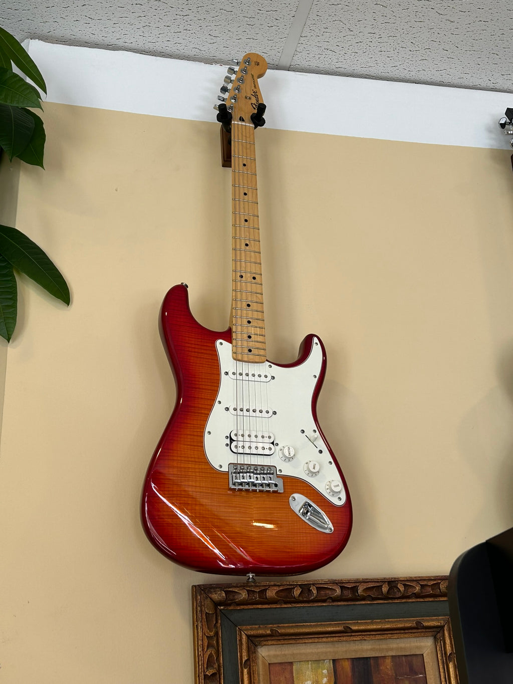 2014 Fender Stratocaster HSS Plus Top Maple Fingerboard Guitar Aged Cherry Burst Hard Case