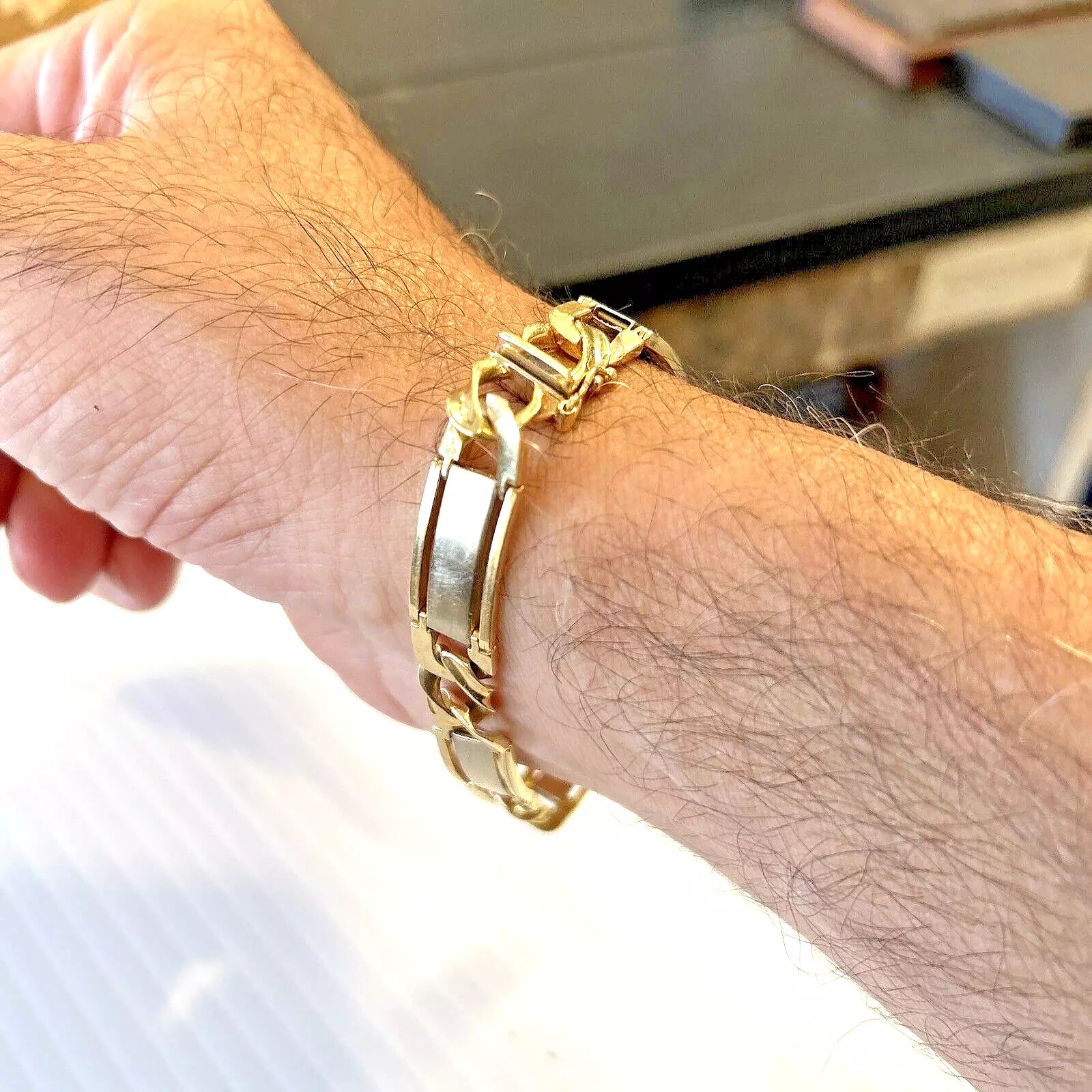 14k Solid Gold Men's Bracelet -8 Inches - 25.2 grams - 9.8mm