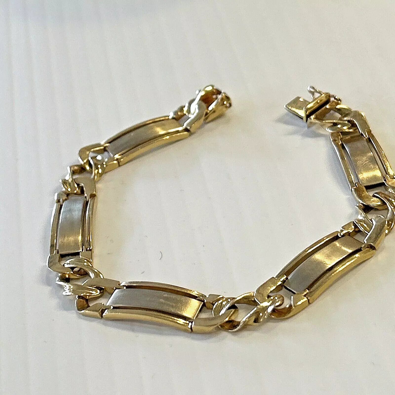 14k Solid Gold Men's Bracelet -8 Inches - 25.2 grams - 9.8mm