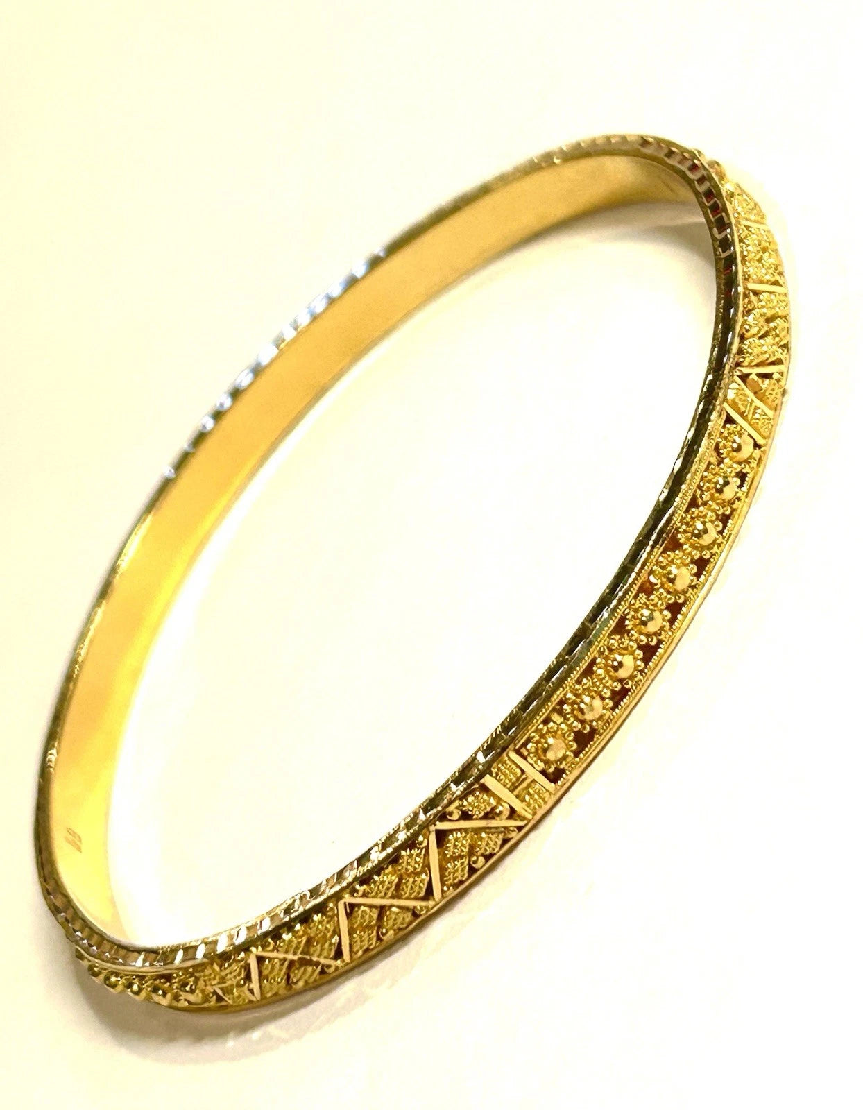 22k 916 Gold Bangle Bracelet 7.5" - 11.3 Grams - 5mm