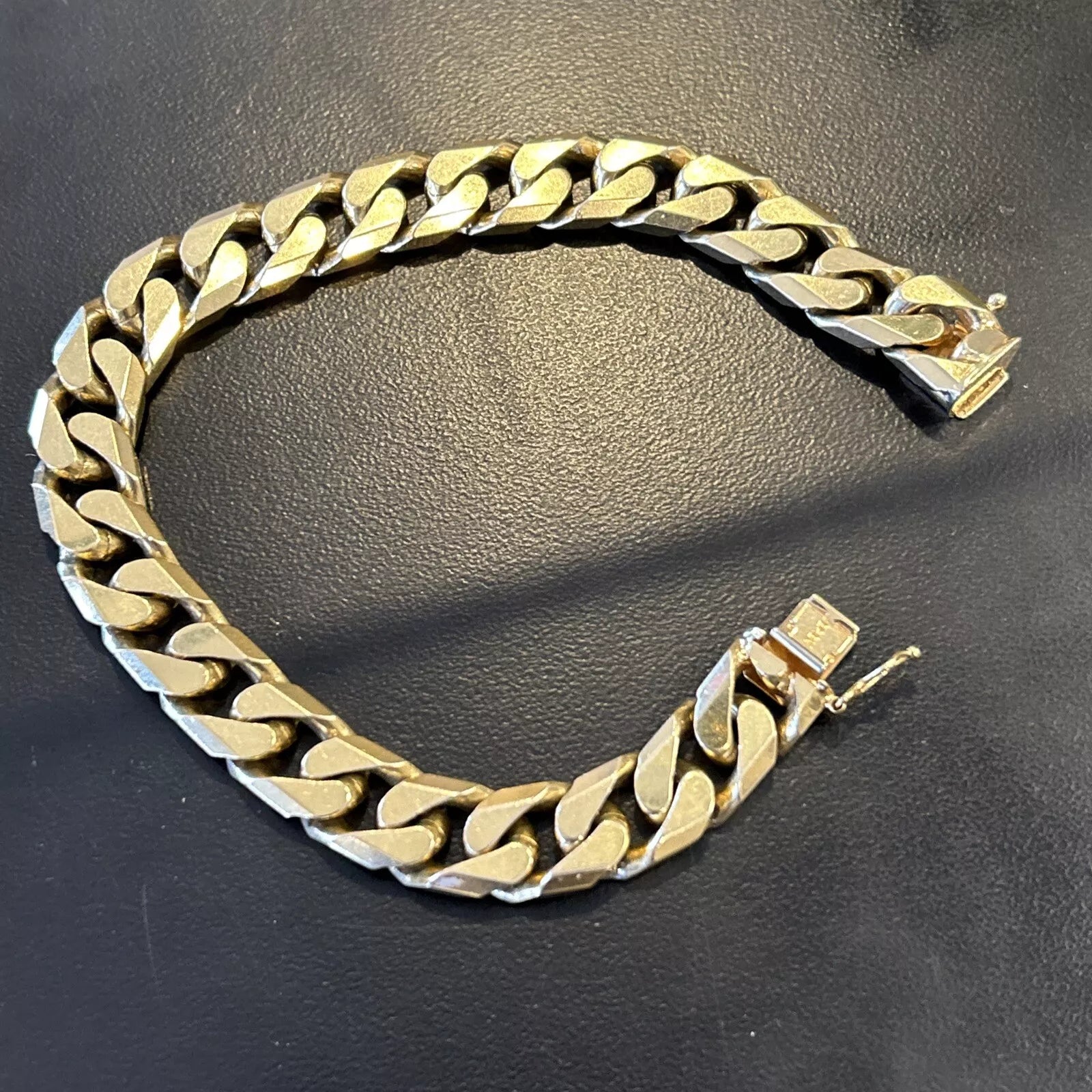 14k Solid Gold UNOAERRE Cuban Link Bracelet -8.5 Inches - 66.2 grams - 10.2mm