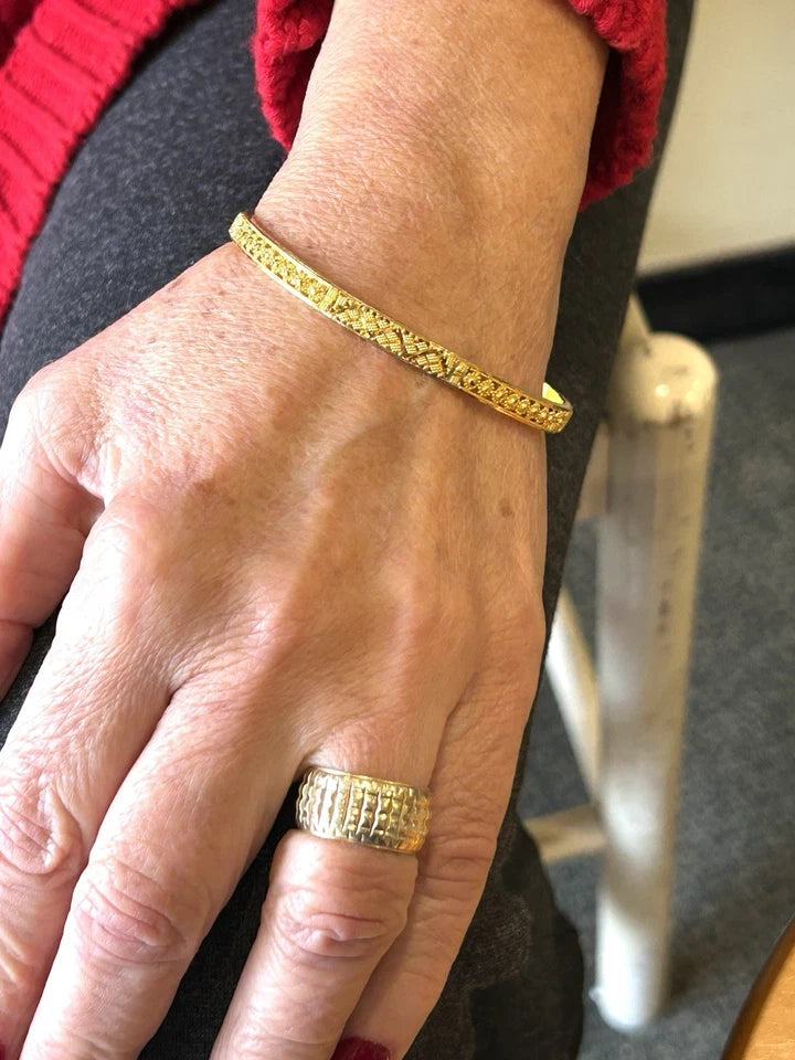 22k 916 Gold Bangle Bracelet 7.5" - 11.3 Grams - 5mm