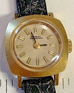 Antique 18k Gold Ladies Nivada Grenchen Wind Up Gold 17 Jewel Swiss Watch