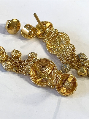 916 / 22k Gold Dangle Earrings - Screwbacks
