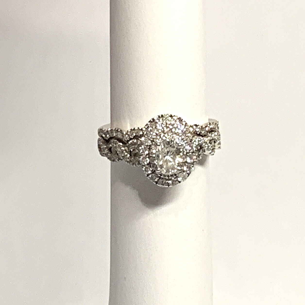 Neil Lane 2.88ct Diamond Halo Engagement Ring | Chicago Pawners & Jewelers