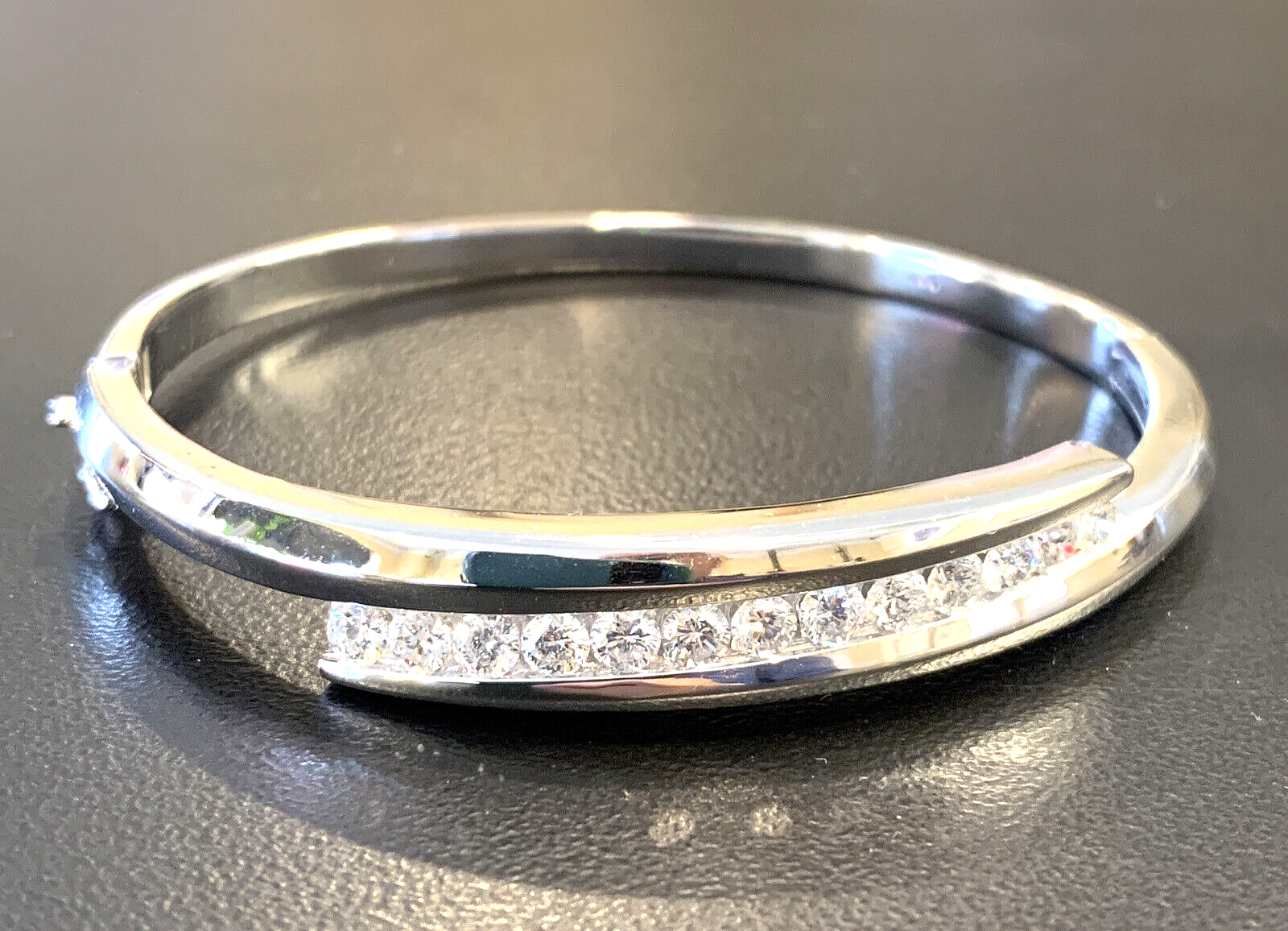 Diamond Bangle Bracelet - 14k White Gold - 2ctw VS - 25.8 Grams - MINT