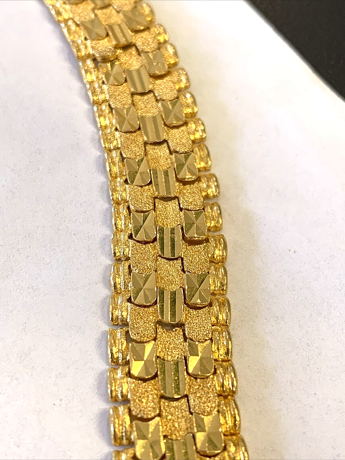 22k Solid Gold Bracelet - 8 Inches - 41.7 Grams - .916 Pure Gold