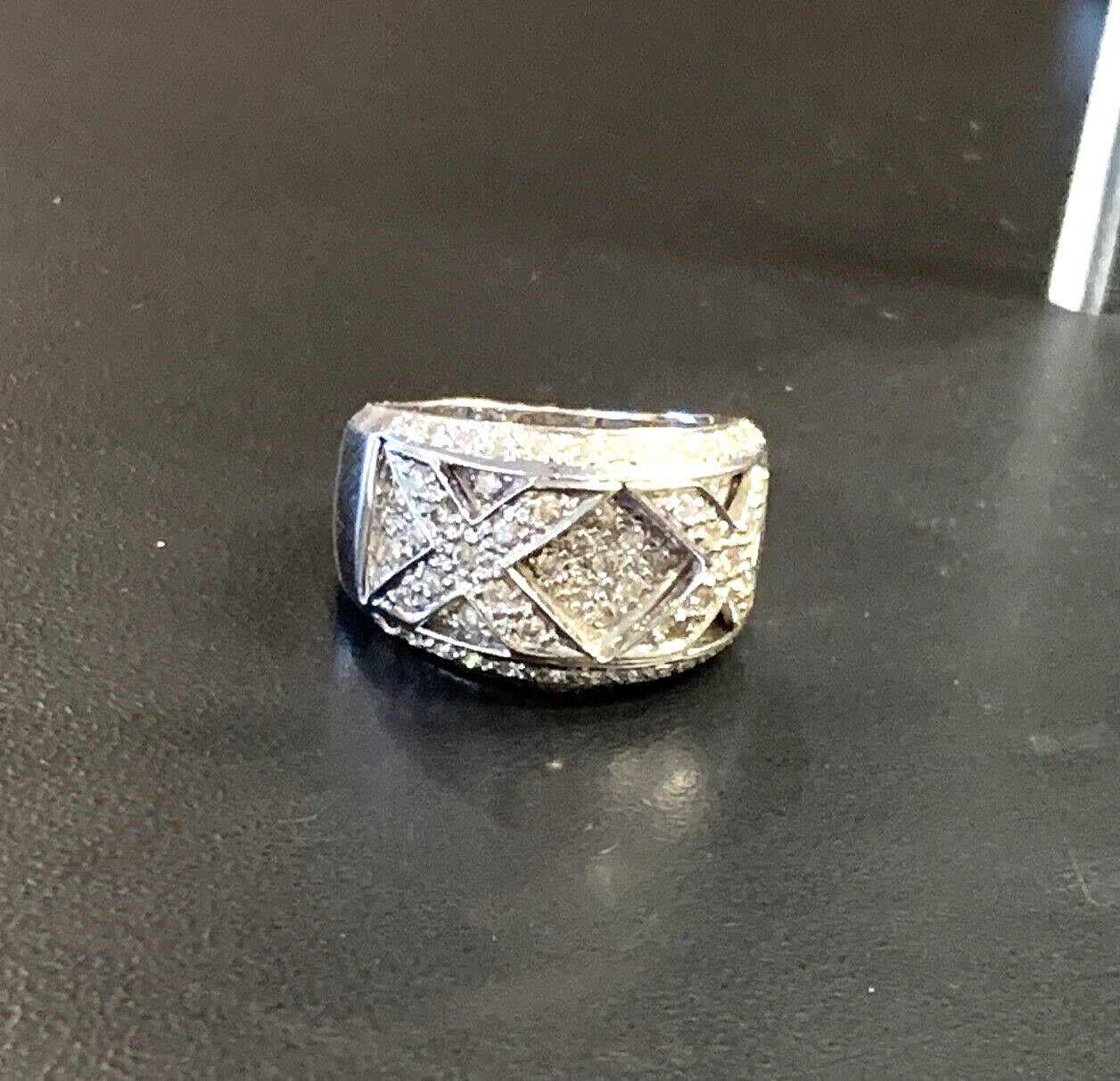 18k White Gold XX Diamond Ring - Size 7.75 - .65ctw